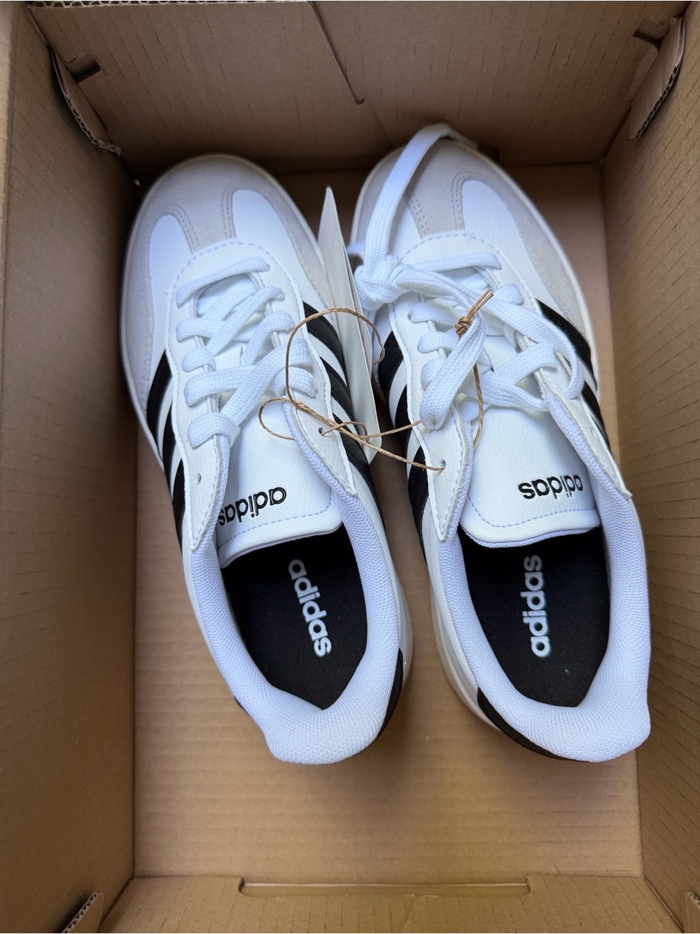 Adidas Barreda NWT Size 6 - Picture 6 of 7